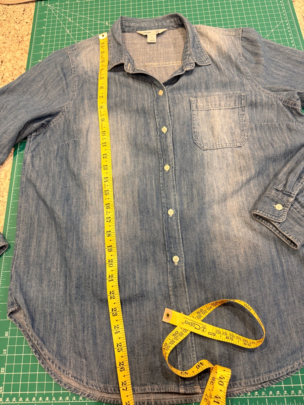 Old Navy The Classic Denim Chambray Shirt Large Oversized - Picture 3 of 8